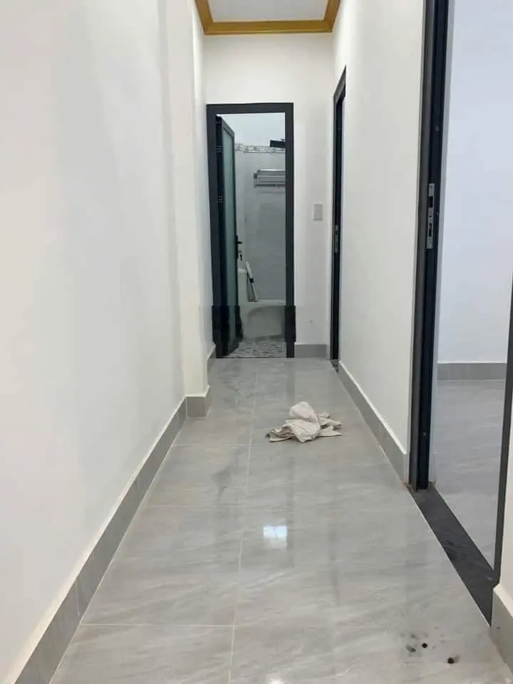 Nhà sổ riêng diện tích 60m. Đường thông buôn bán. Giá 2 tỷ 750