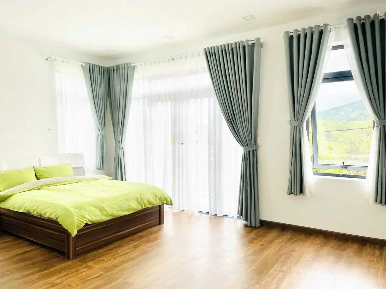 Bán villa view đẹp ngay khu An Sơn - cách trung tâm chỉ 2km - 212.2m2