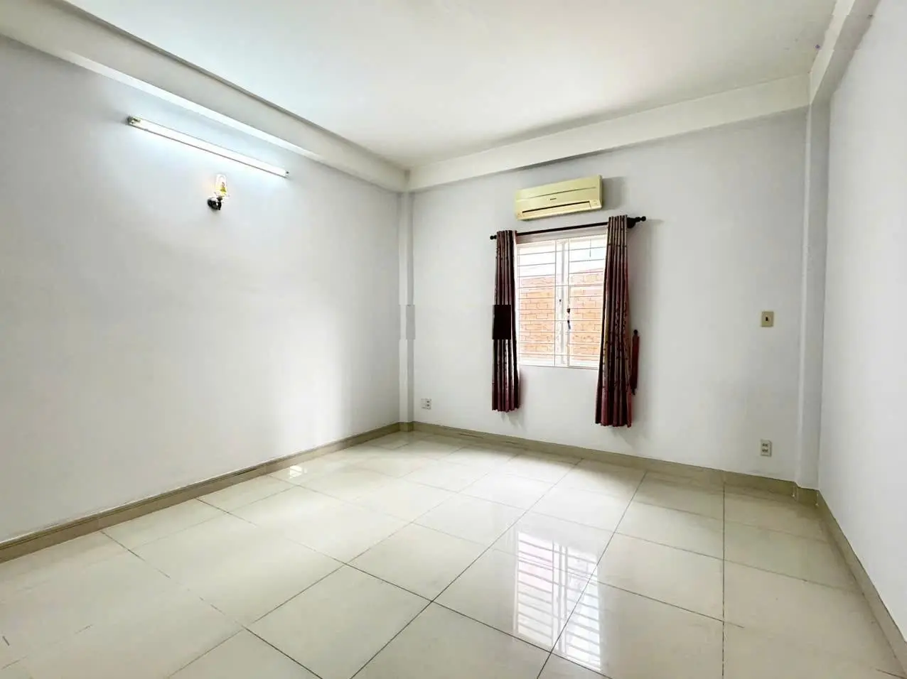 Gia đình định cư Mỹ cần bán nhà 3 tầng Vũ Tùng, P. 2