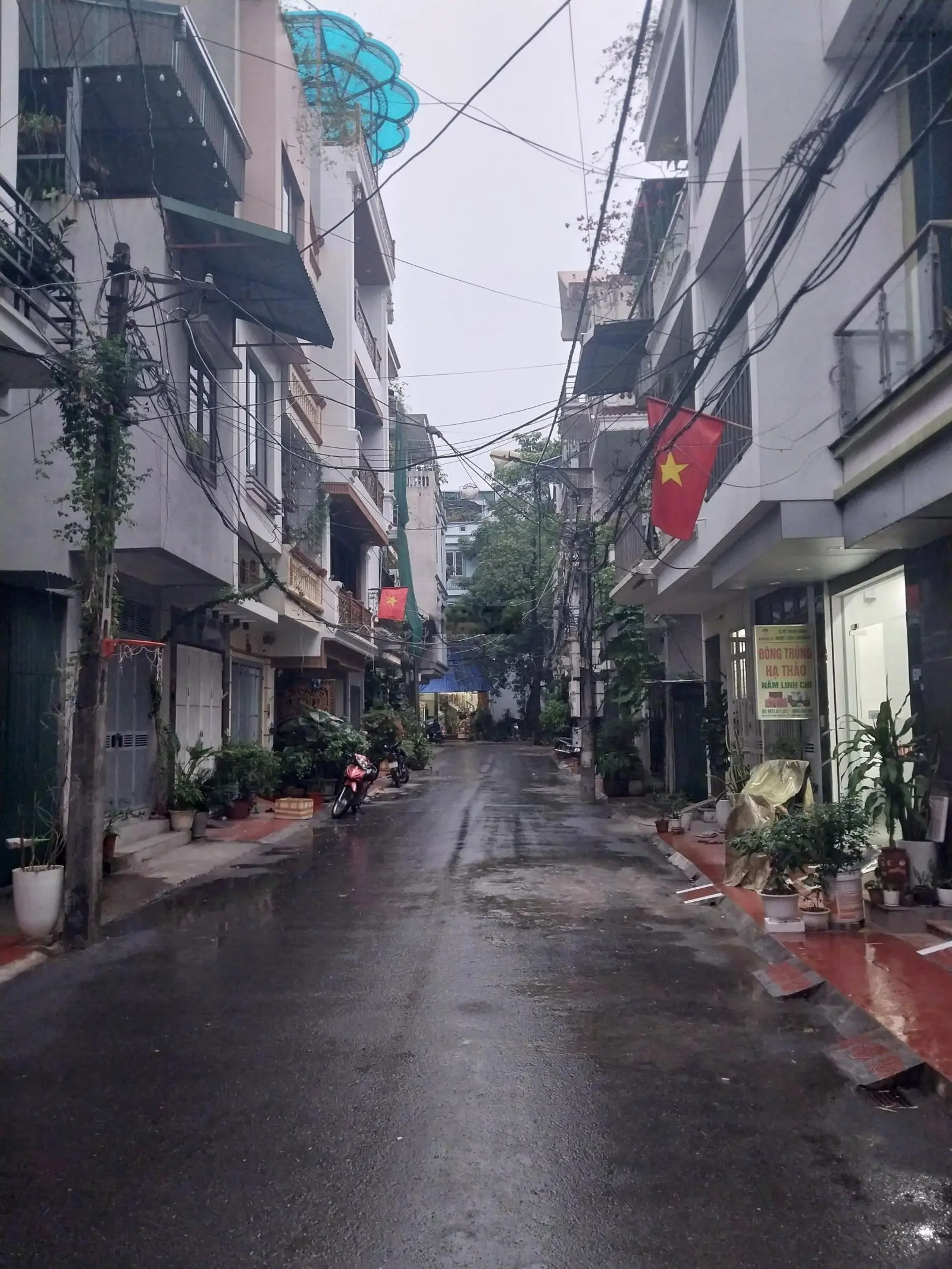 Bán nhà Đa Sỹ, Hà Đông, mặt phố rộng 3 ô tô tránh, kinh doanh 72m2, mặt tiền 6m, 2 tầng giá 14,2 tỷ