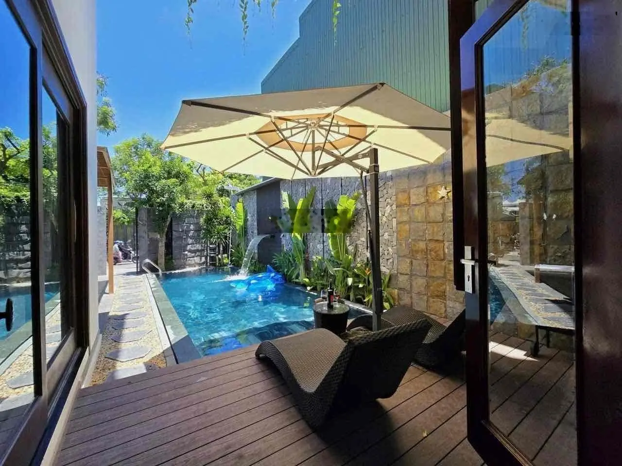 Đặng Huy Trứ, villa 3 tầng 210m2 sát biển. Giá 1x tỷ