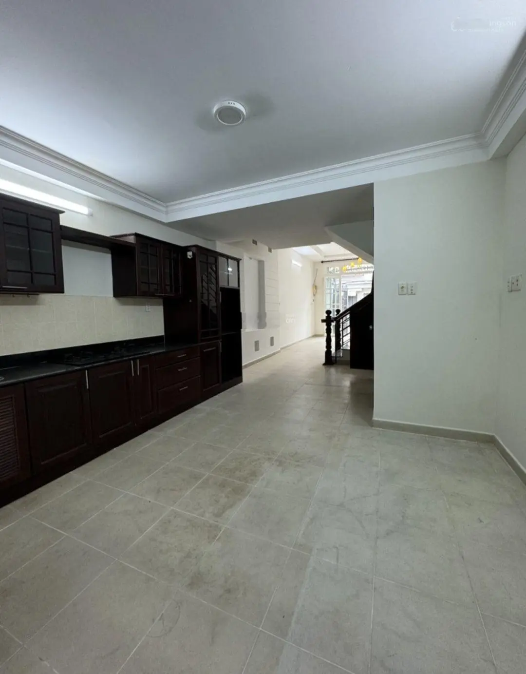 Bán gấp nhà mặt tiền kinh doanh 4 tầng 60m2 đường Số 17, Phường 11, Gò Vấp. Sát chợ Hạnh Tây