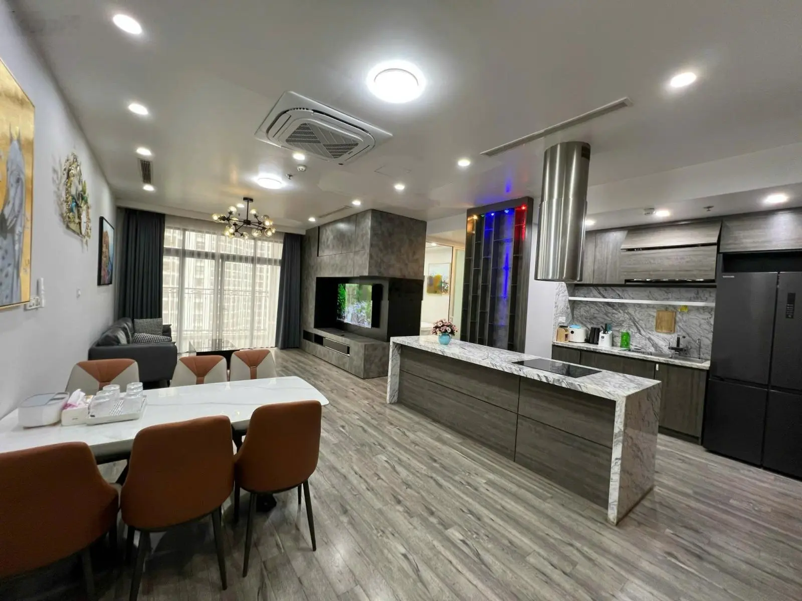 Bán nhanh căn hộ tại Royal City, căn góc, 131m2, full nội thất, giá: 13.3 tỷ, LH: 036.569.1228