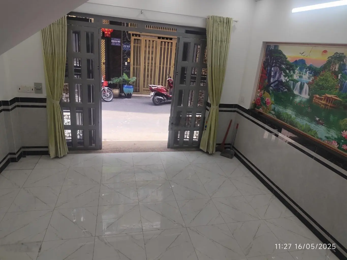 Nhà 3 tầng ngang 5m rộng rãi - hẻm xe hơi - 4 phòng ngủ, 4 tolet, phường Hiệp Thành - Quận 12