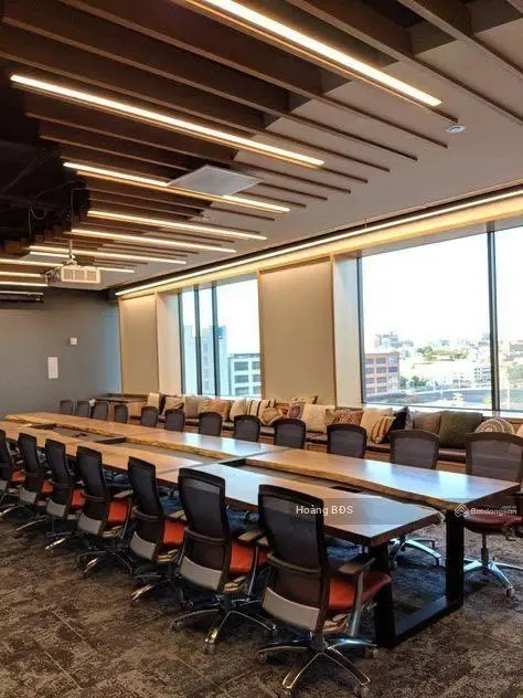 Bán toà nhà mặt tiền Nam Kỳ Khởi Nghĩa, Q 3 - 18x28m. 2 hầm, 10 tầng. HĐT: 1,2 tỷ - giá 300 tỷ TL