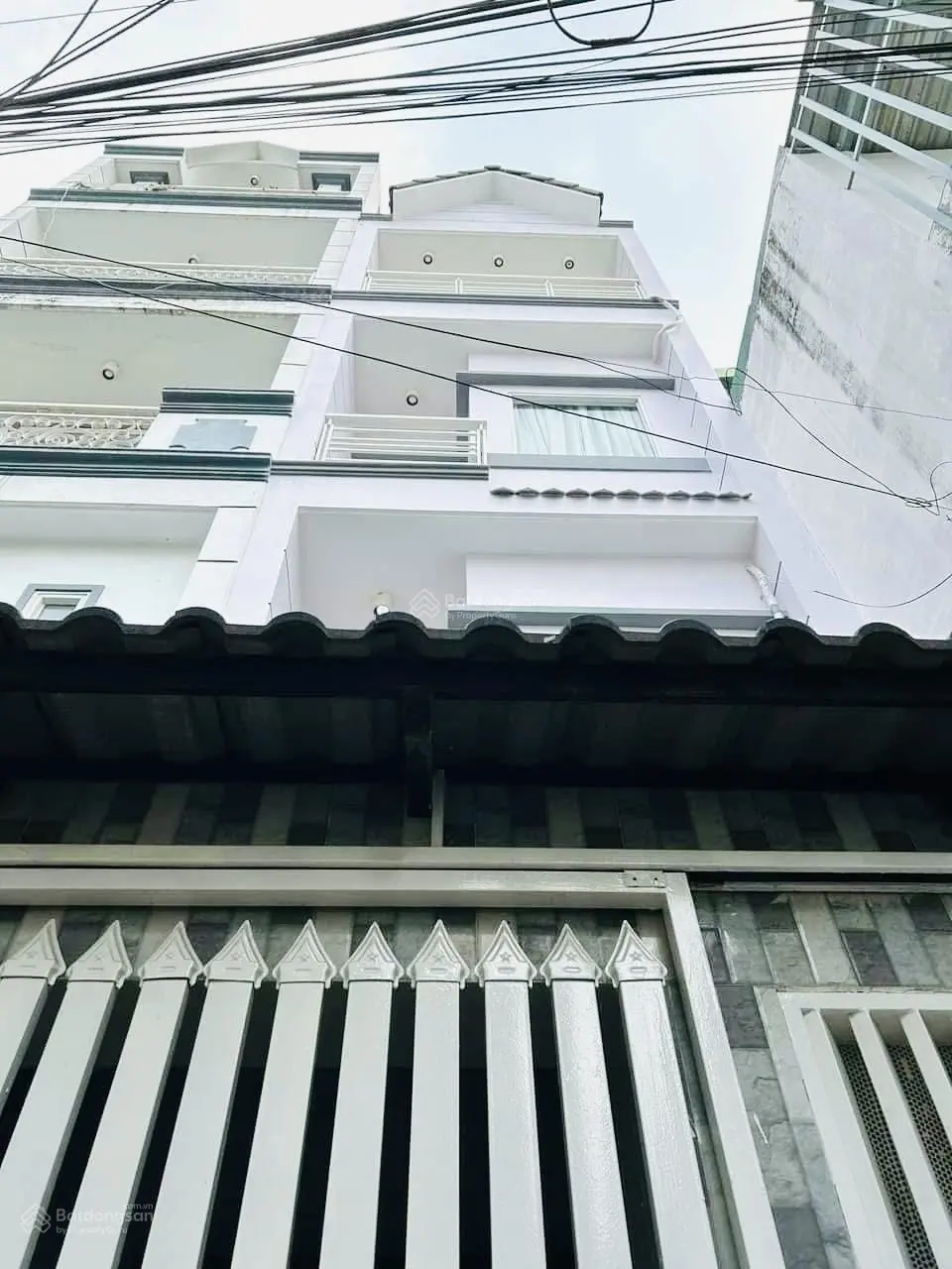 Nhà mới, 4 tầng (4x18m), trước nhà 5m, gần sát MT Bùi Minh Trực P6 Q8 giá chỉ 8tỷ2
