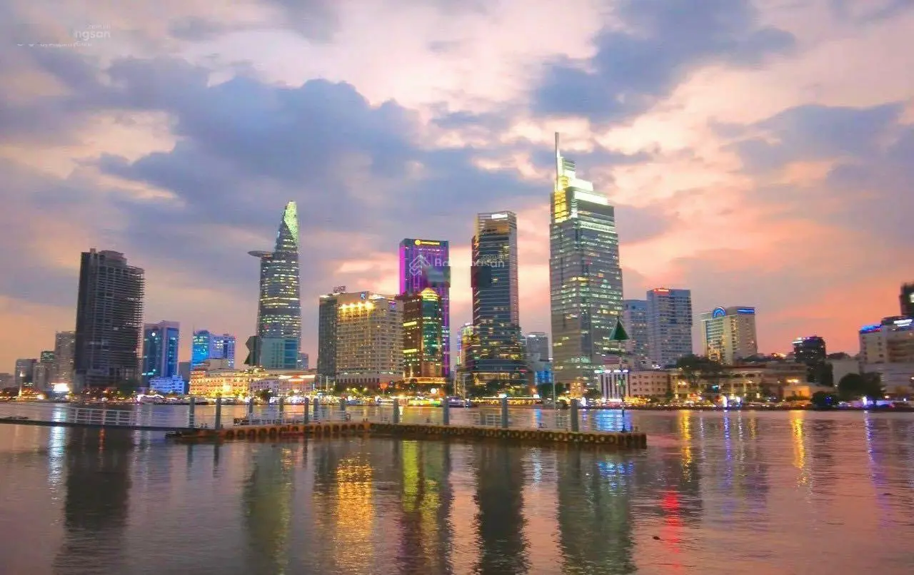 Bán căn 2 phòng ngủ tầng cao, view sông, quận 1, giá tốt nhất thị trường. Hotline: 0941 230 ***