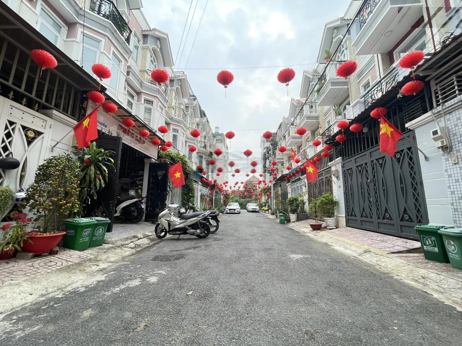 Bán gấp Nhà 4 tầng ngay khu Hồng Long, đồng bộ, an ninh cao, hàng xóm thân thiện. Duy nhất 1 căn