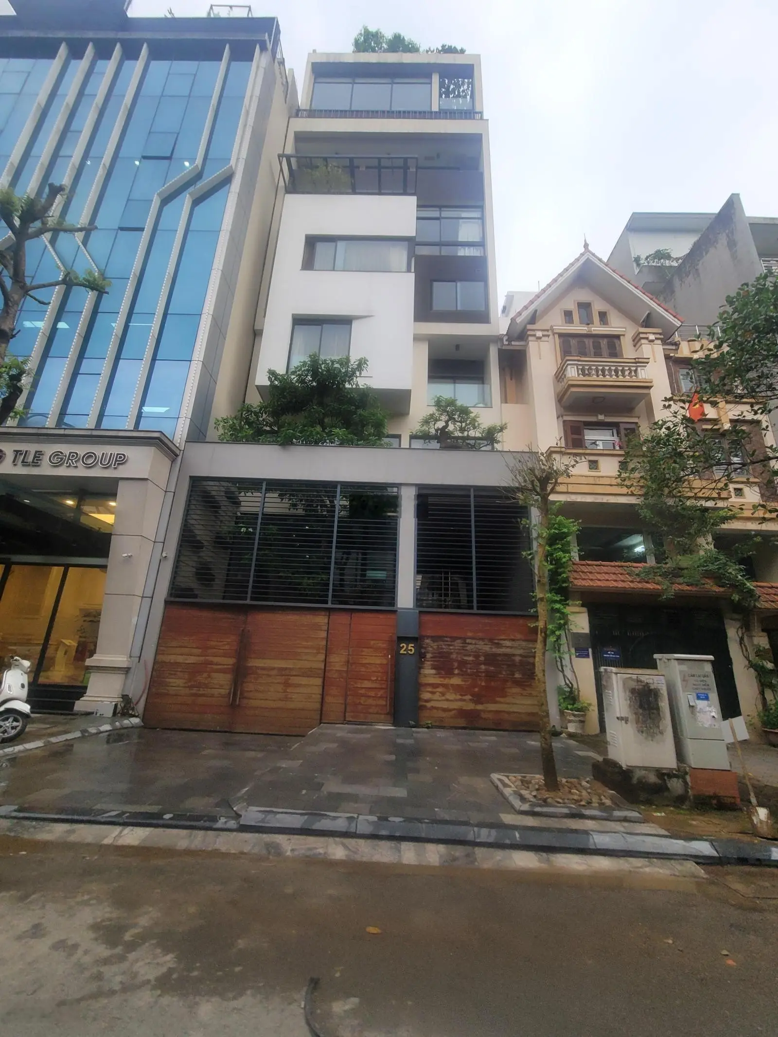 View Hồ Tây, biệt thự đẹp nhất mặt phố Âu Cơ, vỉa hè rộng, kinh doanh, đoạn đã hạ đê, quận Tây Hồ