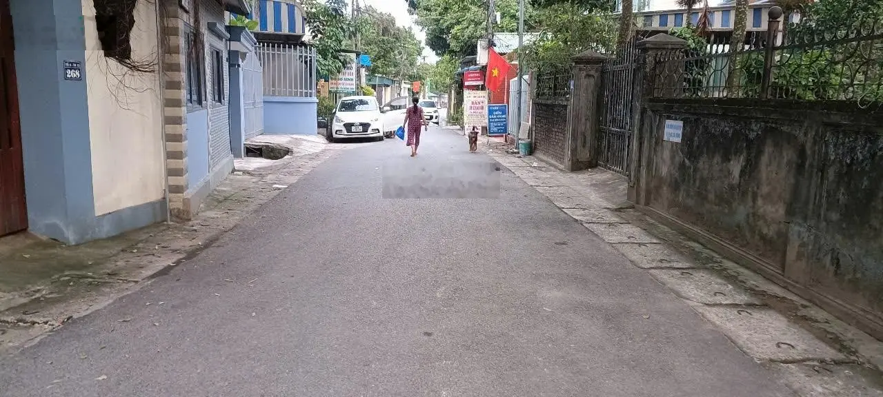 Chuyển nhượng 235m2 đất thổ cư, sẵn nhà, đường lớn tại thị trấn Lương Sơn, Hòa Bình. Giá đầu tư