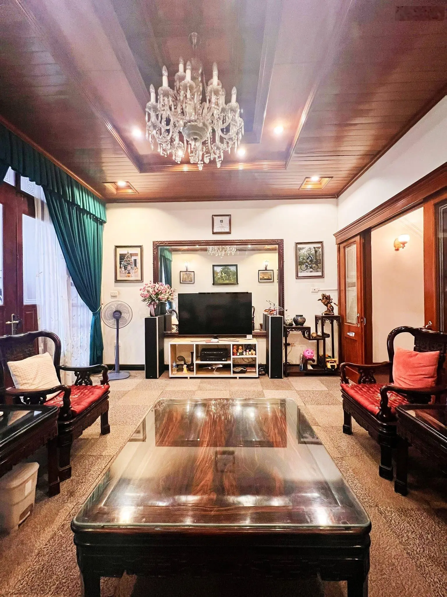 Cực kì nhiệt bán! phố Chùa Bộc, ô tô tránh, thoáng sáng trước sau, DT khủng 76m giá rẻ giật mình