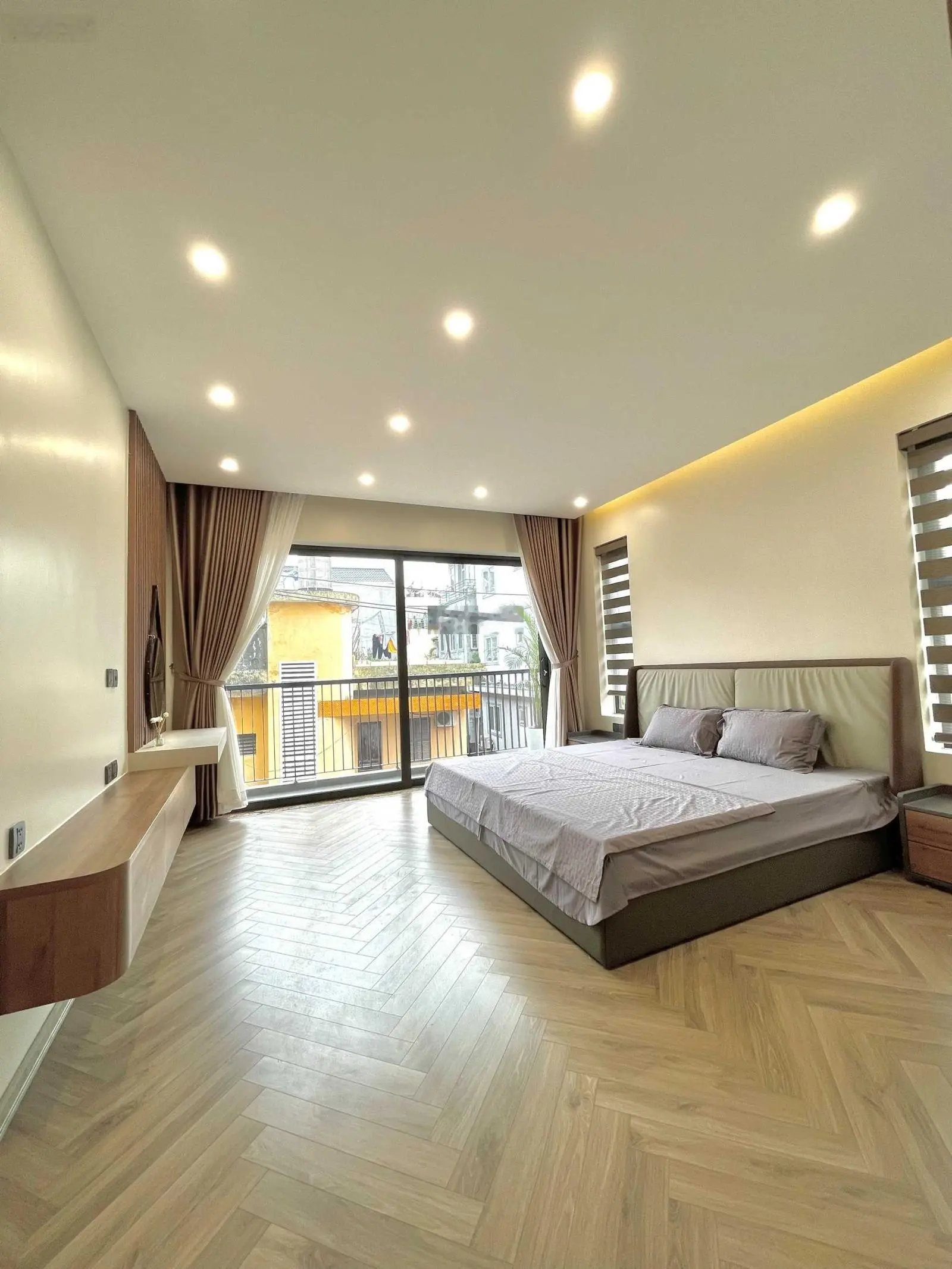 Nhà đẹp Nguyễn Sơn, Gia Thụy, Long Biên, 69m2, MT rộng, 7 Tầng, Lô góc, 2 Thoáng, LH: 0988 312 ***