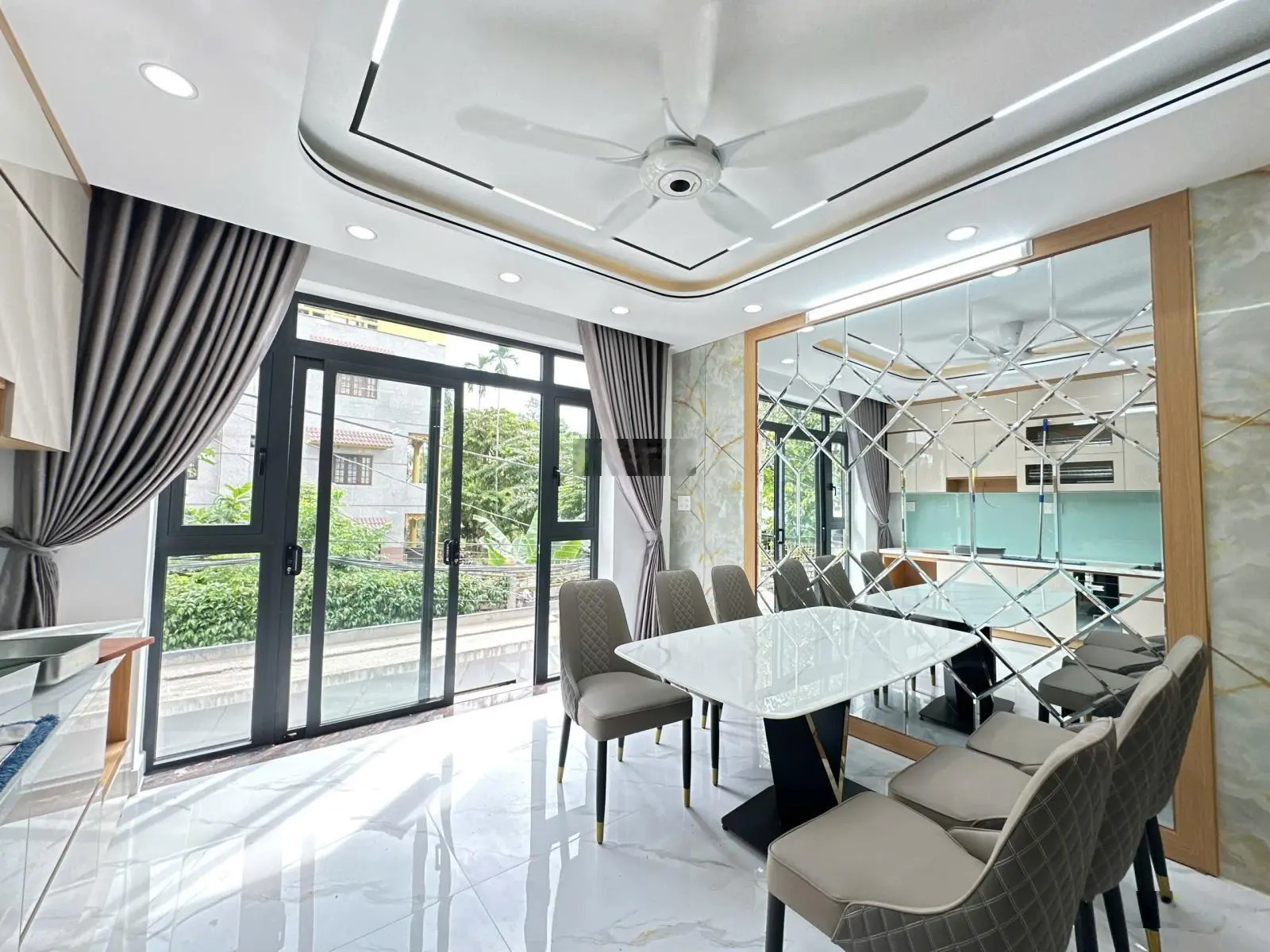 Bán nhà 5 tầng xây kiên cố Bình Tân đường Lê Văn Quới 7tỷ45, nội thất siêu đẹp, mặt tiền lớn kd tốt