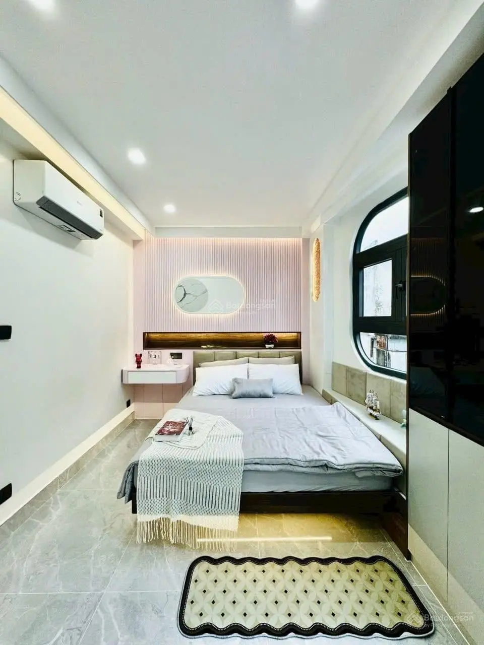 Giá cực sốc Lý Thái Tổ, P. 10, Quận 10, 6 tỷ 750 hẻm xe hơi 64m2 đang cho thuê 24 triệu/tháng SHR