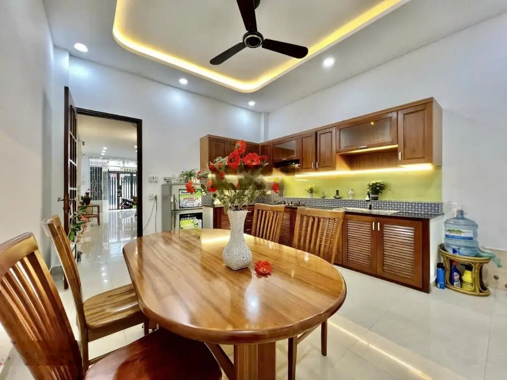Hiếm! HXT 7m Dương Quảng Hàm - khu đồng bộ an ninh (DT: 4x20m NH 5 tầng) giá 10.5 tỷ