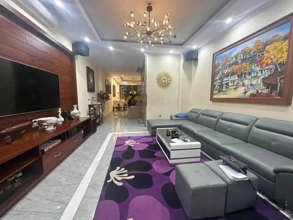 Bán nhà trung tâm phố Ngọc Lâm - 5 tầng thang máy - 5m ra mặt phố - 70m2 chỉ 12.5 tỷ