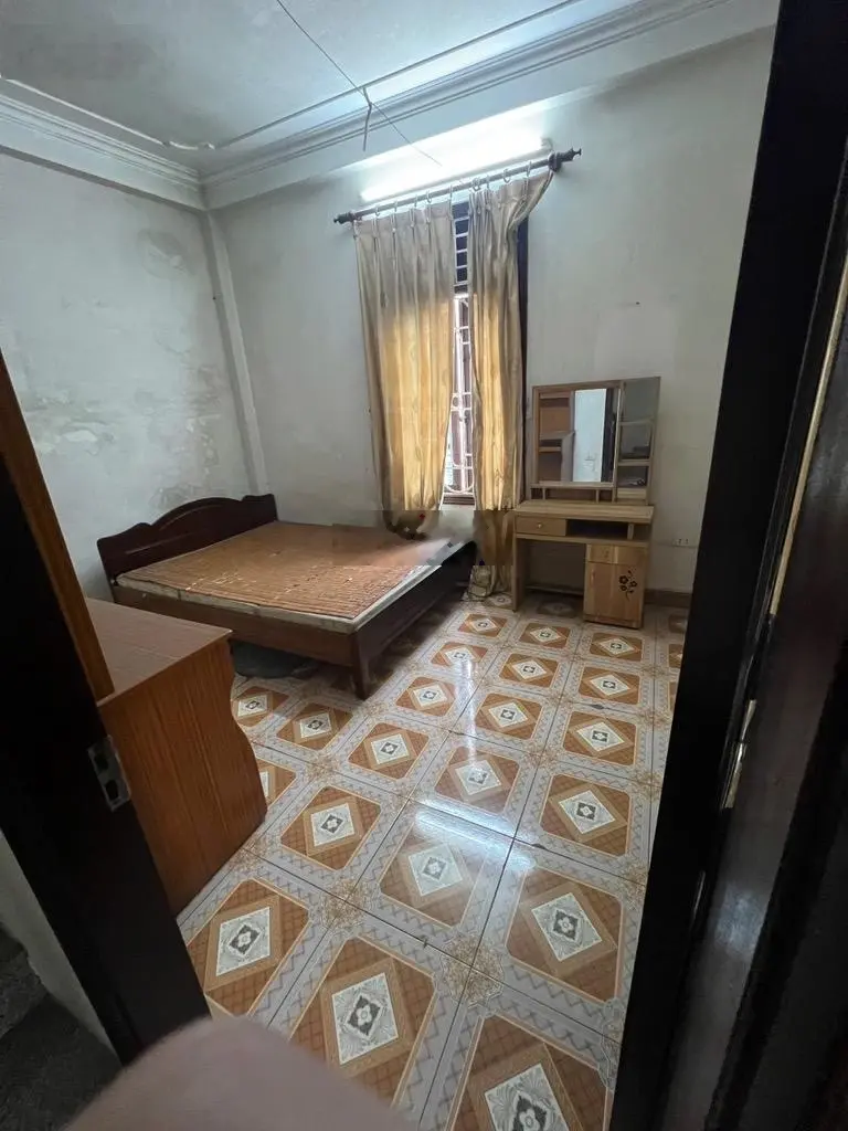 Bán nhà mặt phố Lý Sơn, mặt tiền rộng, vị trí đẹp,3 mặt thoáng, đường vỉa hè, container tránh nhau