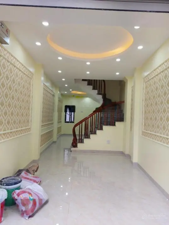 Nhà Huỳnh Cung phân lô DT 40m2 XD 5 tầng, giá 5.9tỷ. Liền kề 5 căn DT 41m2, 3,5 tầng giá 3.3tỷ