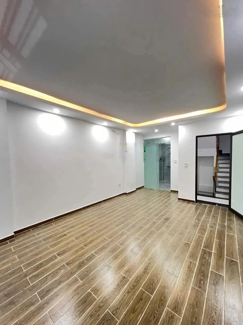 Chính chủ cần bán Miếu Hai Xã thông ra Hồ Sen. * Giá: 3.55 tỷ (thoả thuận) DT = 48m2 x 4 T