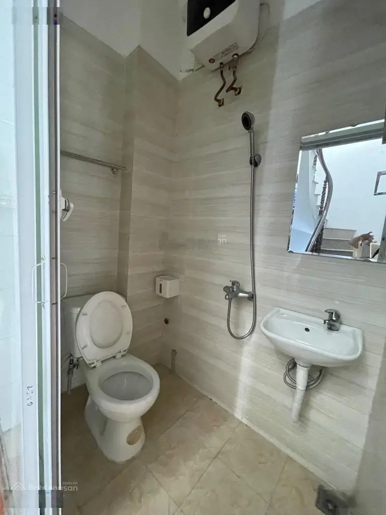 Nhà hiếm Phúc Tân - Hoàn Kiếm giá chỉ 5.5 tỷ, khu vực sầm uất di chuyển siêu tiện. LH 0979 389 ***