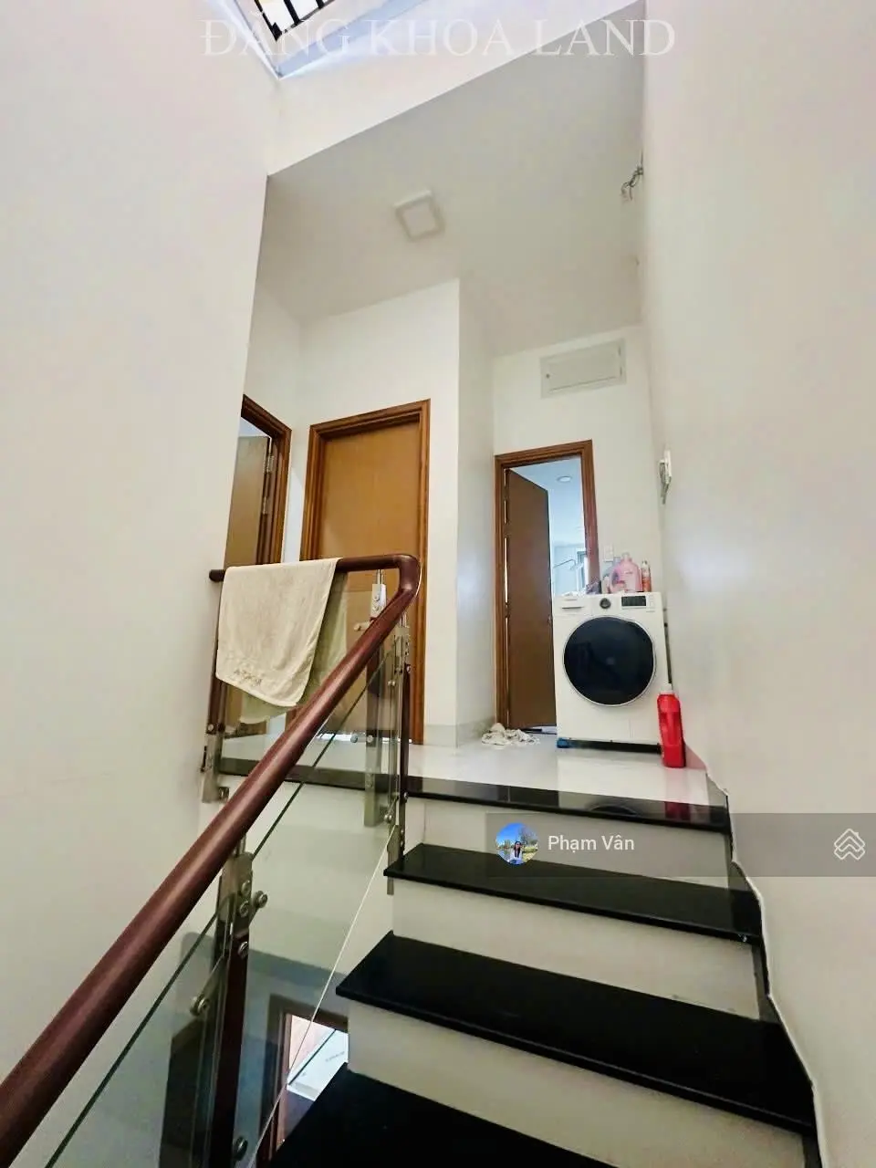 Nhà đẹp 3 Tầng kiên cố- TK hiện đại-gần Trường Đào Sơn Tây - đường ô tô quay đầu - DTs 150m2