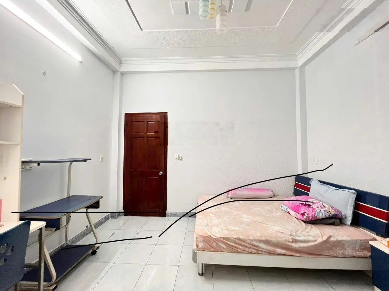 Bán nhà khu chợ Tân Trụ, nhà 56m² Hoàng Bật Đạt xây 1 trệt 4 lầu. Hẻm 7m sổ hoàn công,giá 2 tỷ 650.