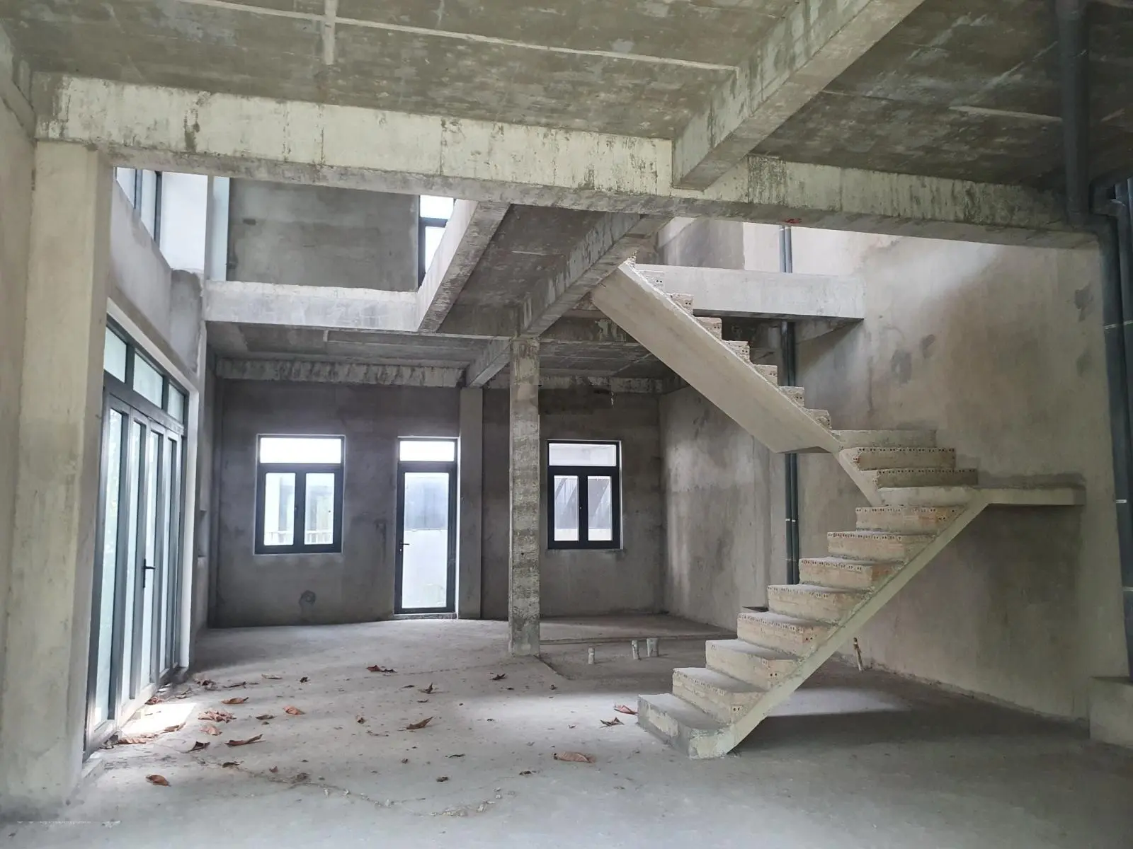Bán nhà biệt thự Phố Đông Village, DT 9,5x20m, hướng Đông Nam, trệt + 2 lầu, sổ hồng