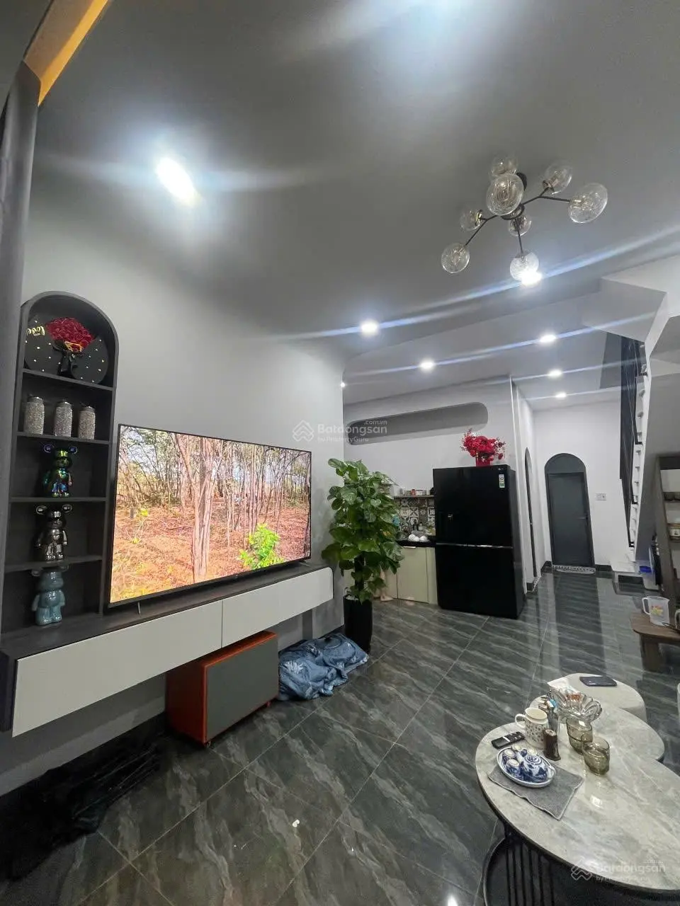Bán nhà 1 trệt 1 lầu DT 85,6m2 gần chợ Ga Vĩnh Thạnh, nhà đẹp, đường betong 4.5m, giá 2ty580