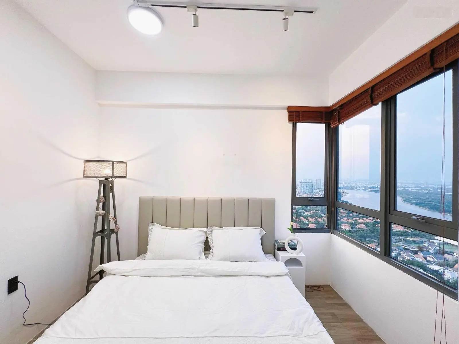 Bán căn hộ 2 phòng ngủ Masteri Thảo Điền - Tầng cao view đẹp nhất dự án - Sinh lời sẵn 21tr/tháng