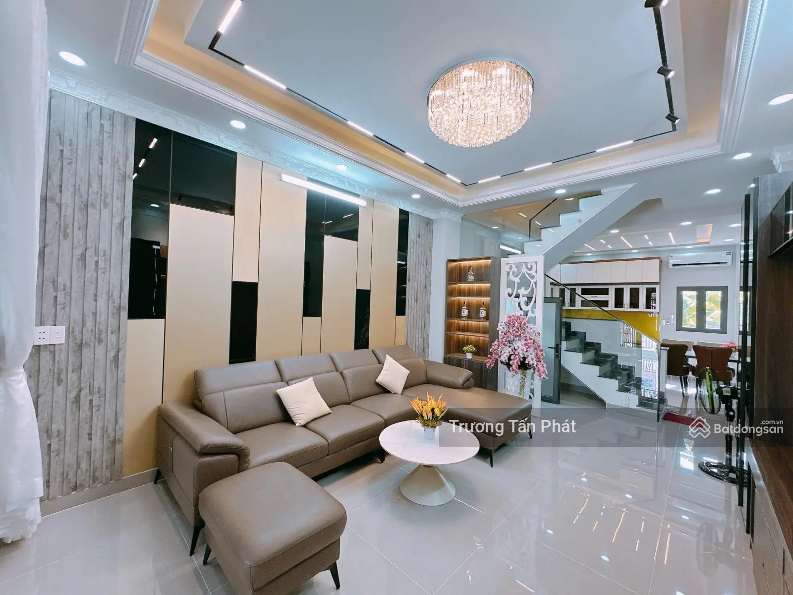 Nhà phố hiện đại 3 tầng 60m2 full nội thất - oto 7 chỗ ngủ trong nhà, cách phú Mỹ Hưng chỉ 5 phút