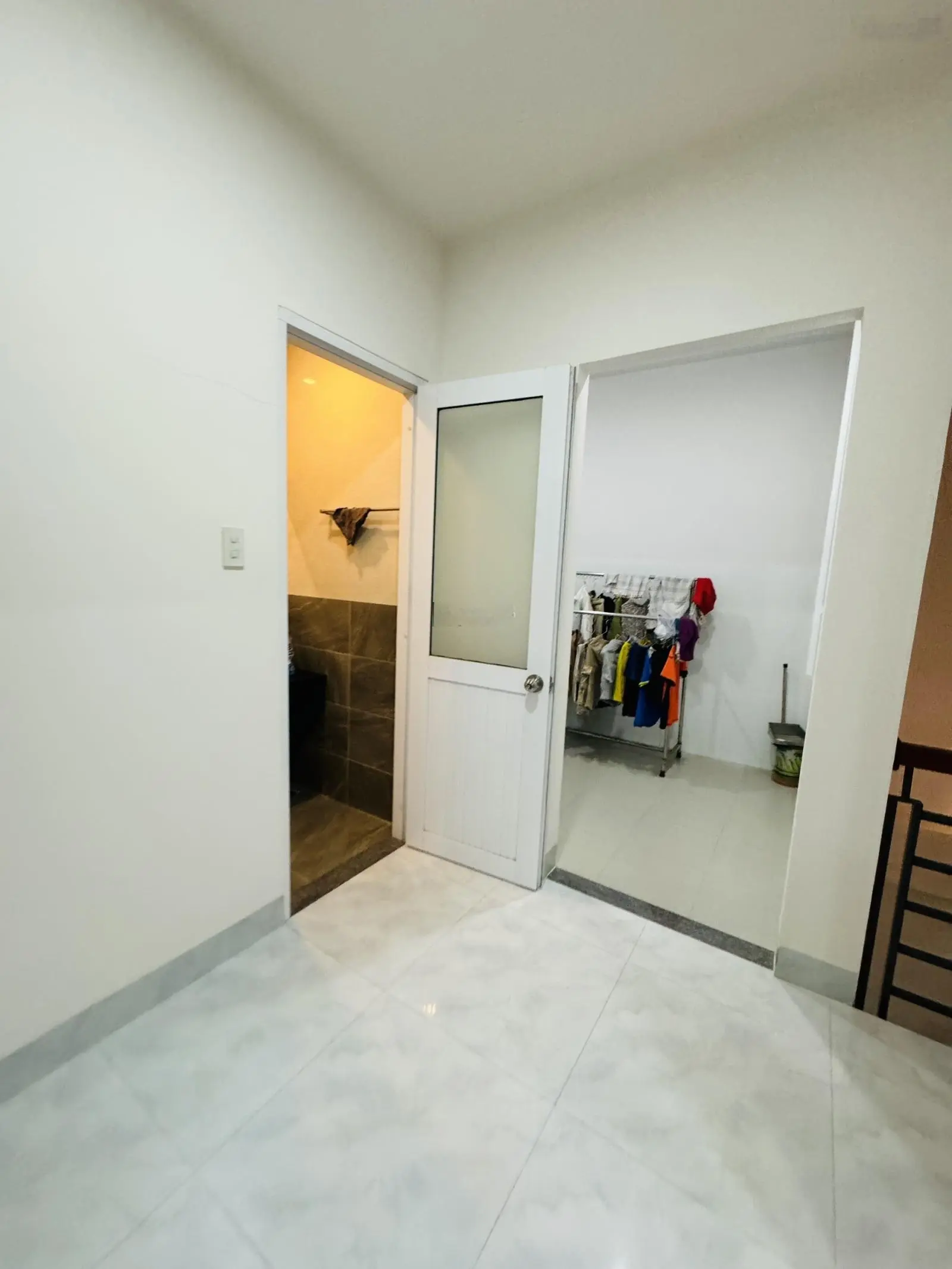 Bán nhà 3 tầng VCN Phước Long gần công viên, gần sông 60m2 ngang 6m để lại nội thất