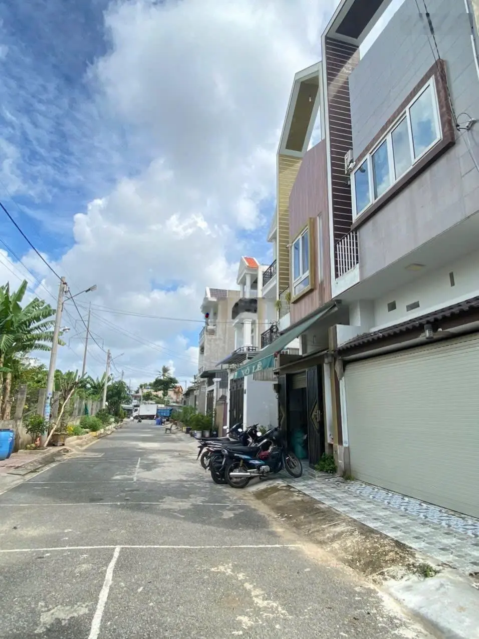 Bán nhà 3 lầu Đường lã Xuân oai Phường Long Trường, Quận 9, TP.HCM, 4,25 tỷ, 129m2 giá đầu tư tốt.