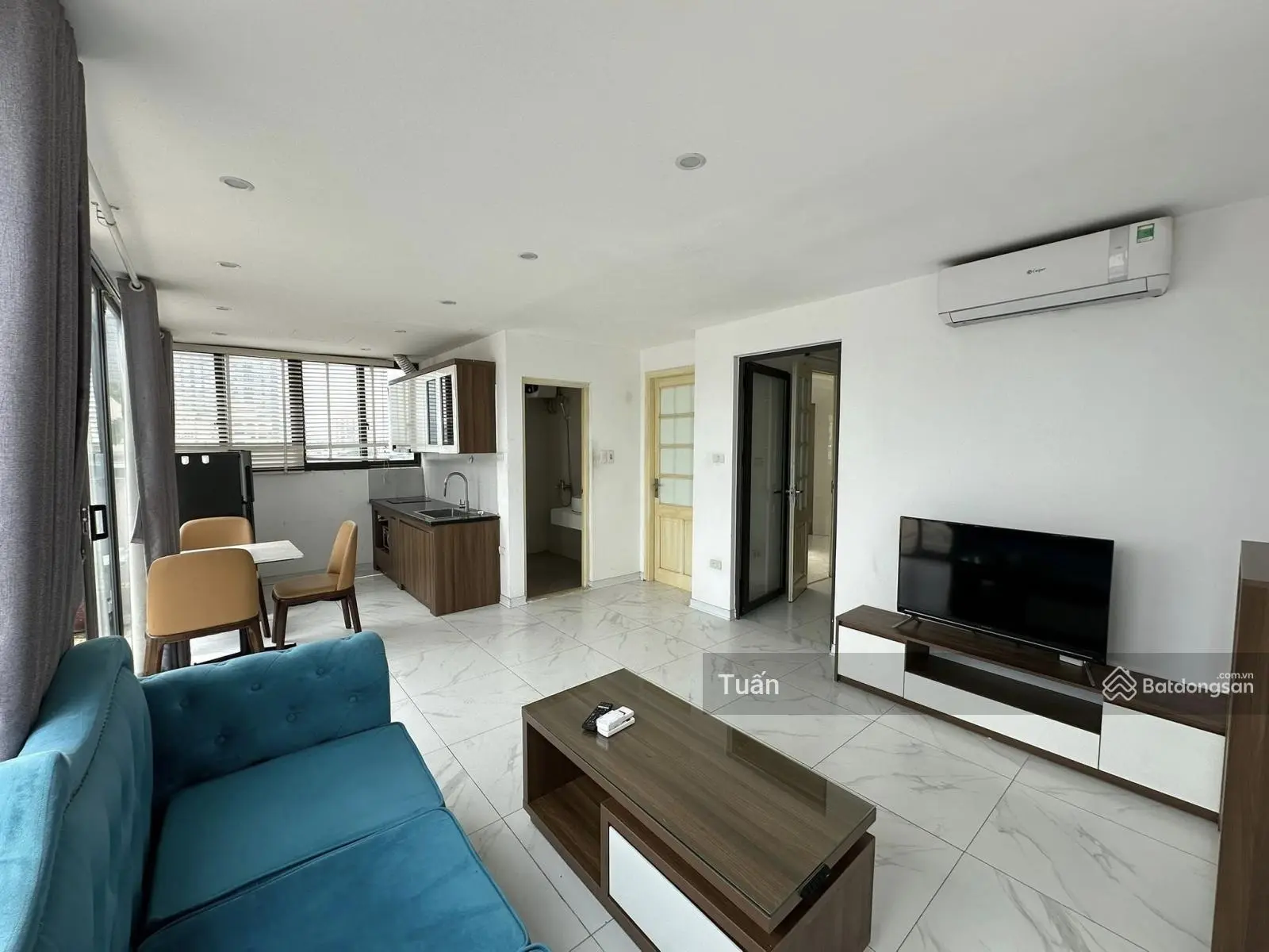 Chính chủ bán nhà Nguyên Hồng DT 84m2, MT 7m, 8 tầng thang máy, cho thuê 72 triệu/tháng