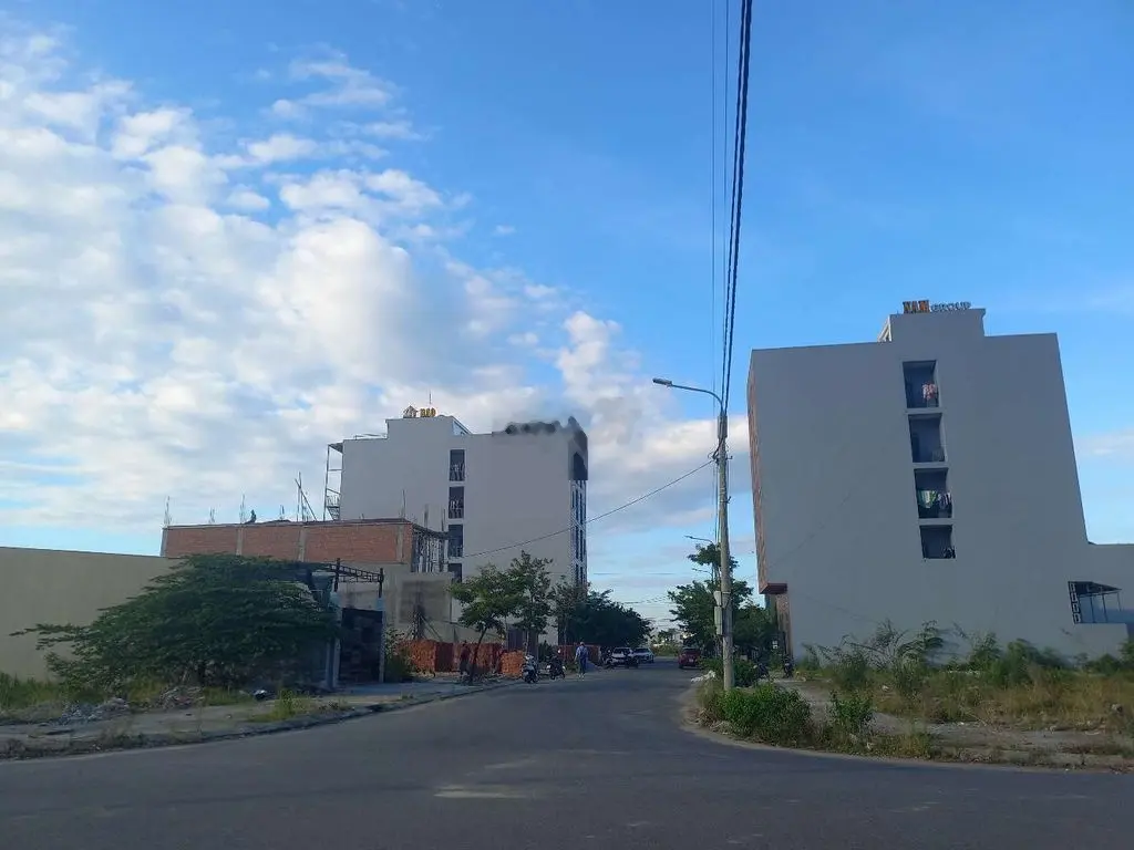 Bán đất KDT Hòa Quý, thông trục Minh Mạng chỉ 100m, giá Tố.t