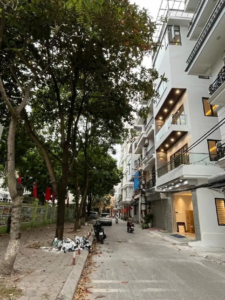 Siêu hiếm - vỉa hè rộng - kinh doanh tốt - 2 gara ô tô - 6 tầng có thang máy - nguyễn văn cừ