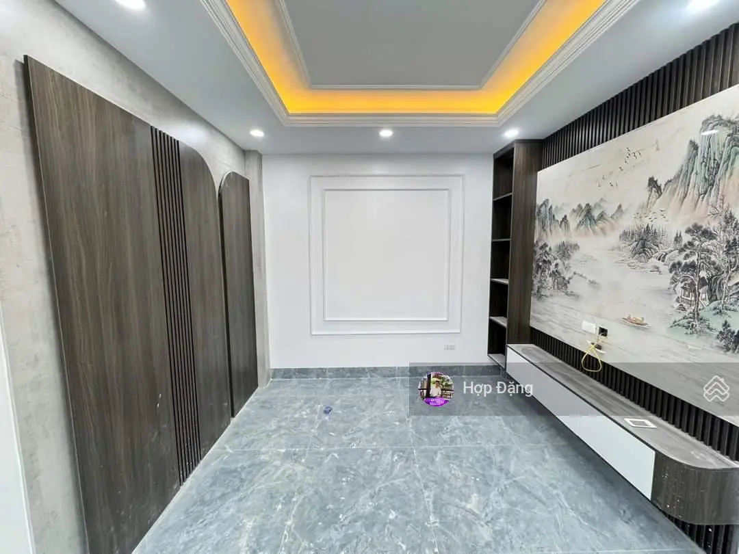 Nhà Đẹp Thang Máy ,Ngõ Nông Thẳng Tắp 3 Mặt Thoáng ,Phố Định Công Thượng nhỉnh 8 tỷ