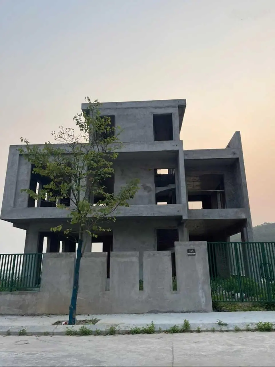Biệt thự Monoco view vịnh và hồ, diện tích 588m2, giá chỉ 2x tỷ