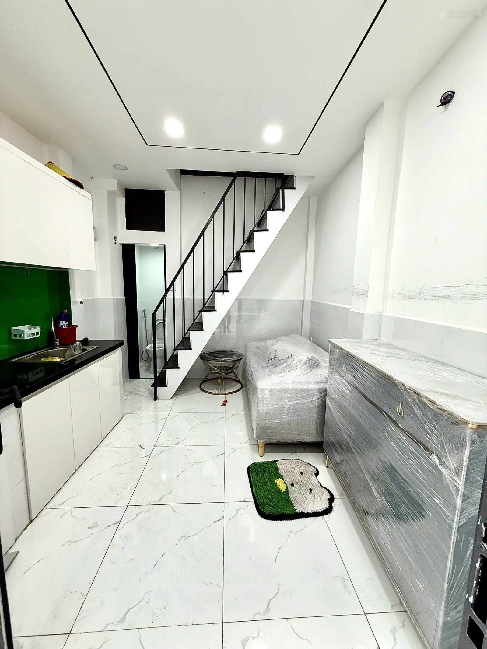 Bán nhà mới, hẻm xe hơi, Phan Văn Trị, Bình Thạnh - 2 lầu, 2 phòng ngủ, giá siêu hấp dẫn!