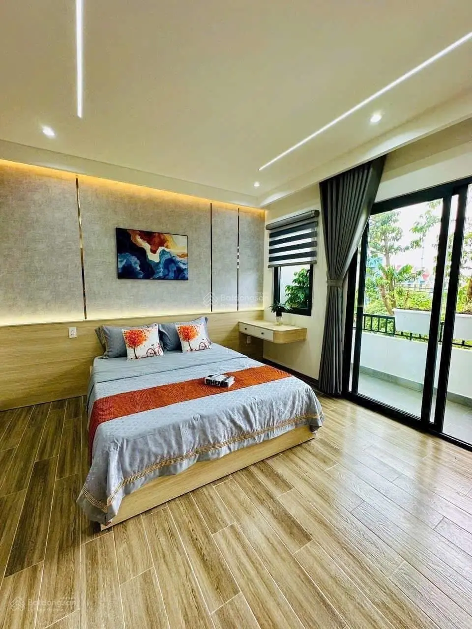 Tôi cần bán nhà đinh công tráng,quận 1-giá 3.4tỷ/82m2(5x16.4m). sổ sẵn. đang cho thuê 32 triệu