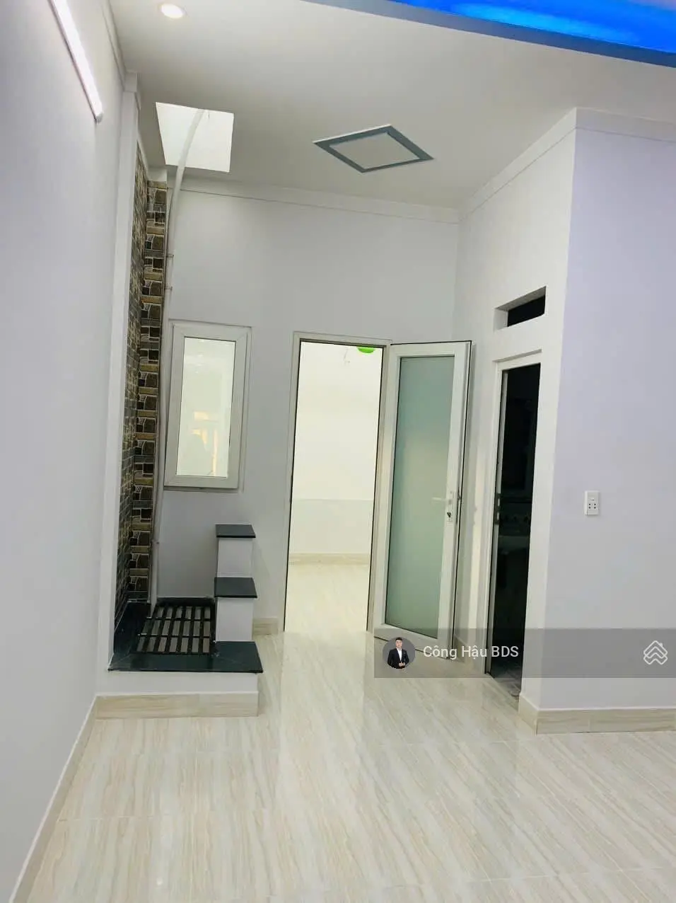 Nhà Trệt Lầu ngay TTHC Tp. Dĩ An. Đường Ngô Văn Sở. DT: 72M2. Gồm 3 PN- 2 WC. Giá: 3.45 Tỷ TL