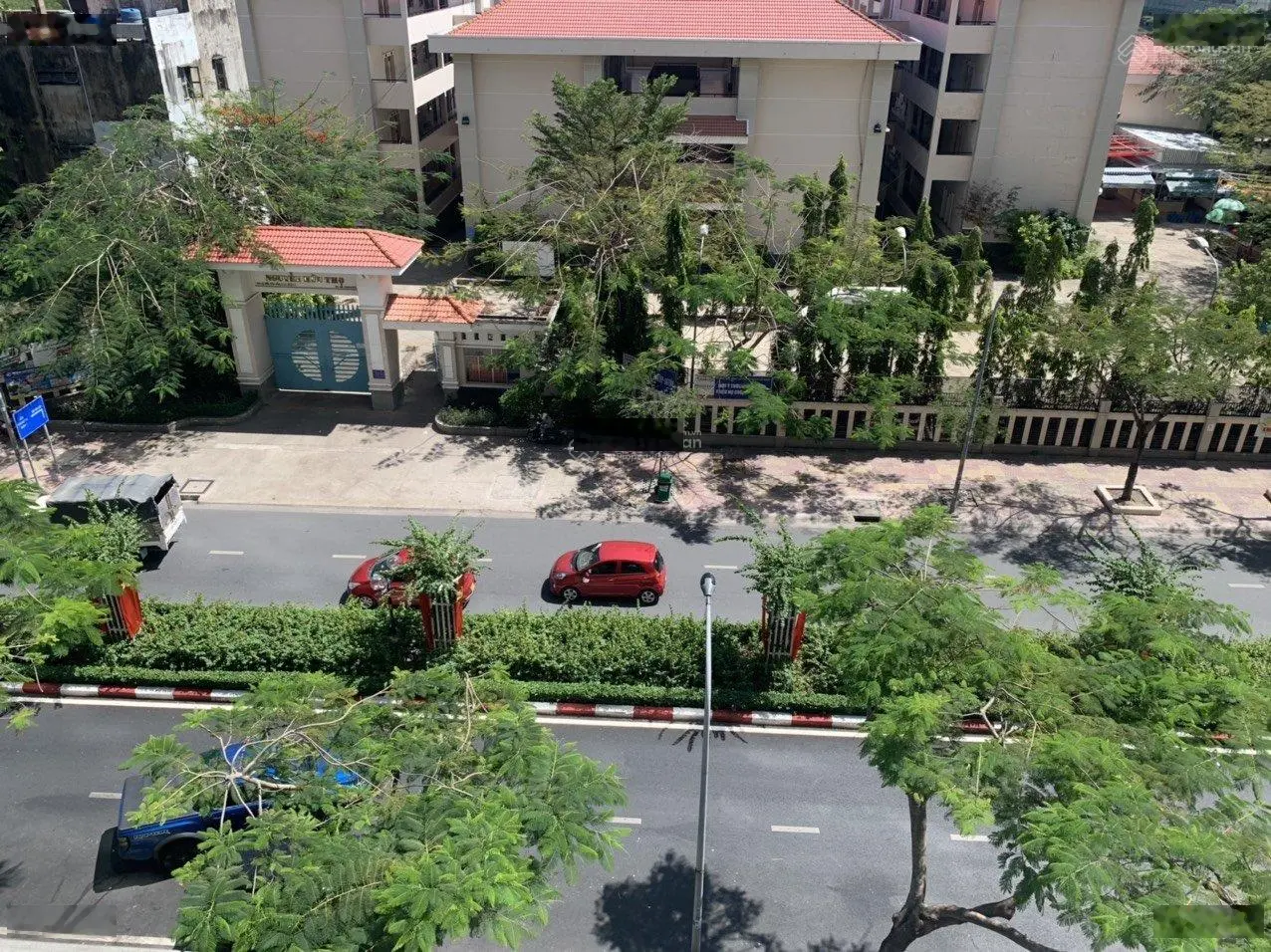 Cần bán office - tel 43m2 Saigon Royal Residences view Bitexco và sông SG giá rẻ. LH: 0909 024 ***