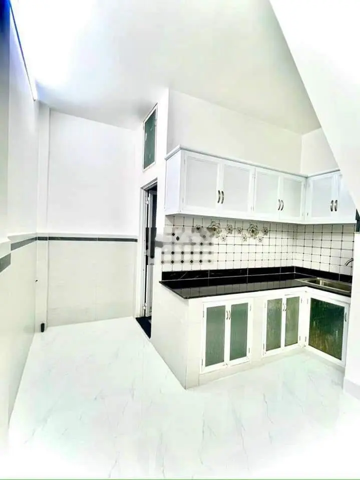 4x9, 2 lầu, Hẻm 7m, SHR, 2 tỷ 180 còn thương lượng !!!