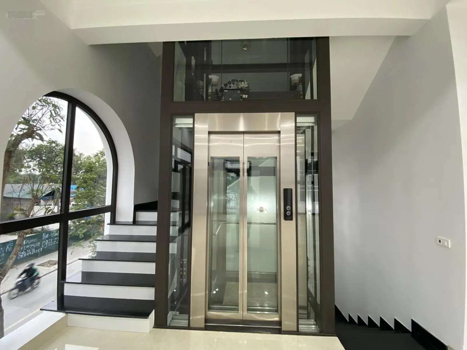 Bán biệt thự góc ngã 4 phố Sa Đôi - Đại Mỗ, 210m2 x 43m MT. Đắng cấp nhất phố. Hiếm nhà bán