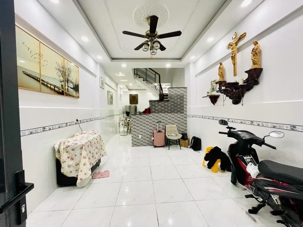Bán nhà Khánh Hội quận 4 - hẻm ôtô - 48m2 - 5 tỷ nhỉnh - 4 tầng - sổ hồng riêng