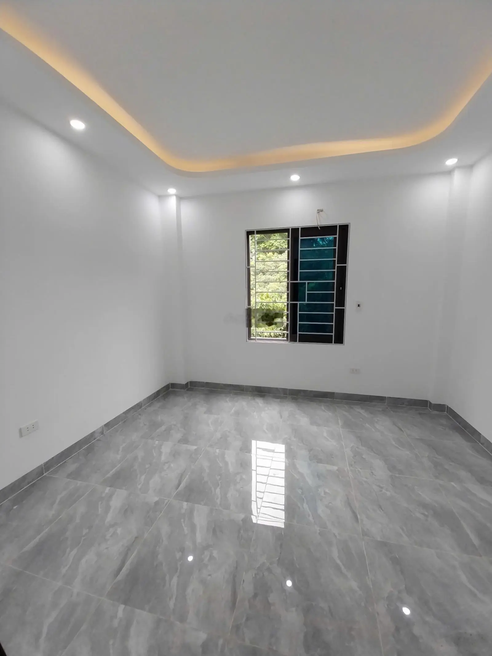 Nhà đẹp 3T*40m2 có thể cho thuêcó sân riêng ôtô lùi tận cửa Sát đại học TDTT cách TT Hà Đông 3,5km