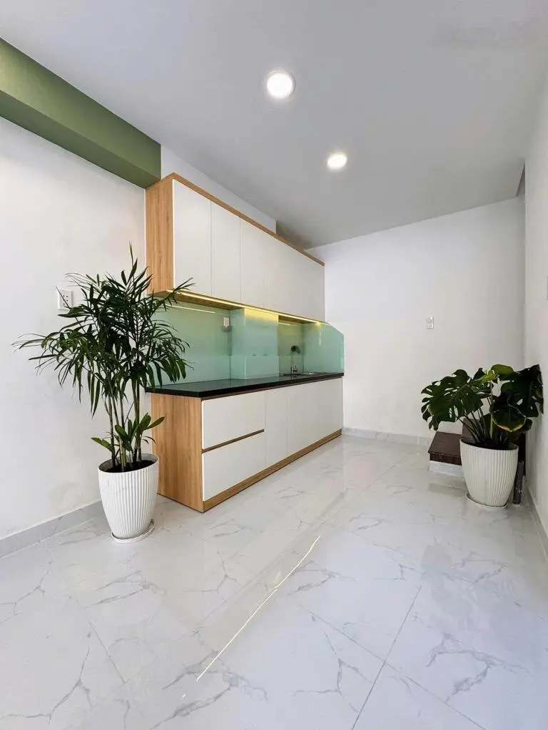 Bán nhà mới 2 tầng 4x8m, giá 3.5ty, ngay lê văn Quới