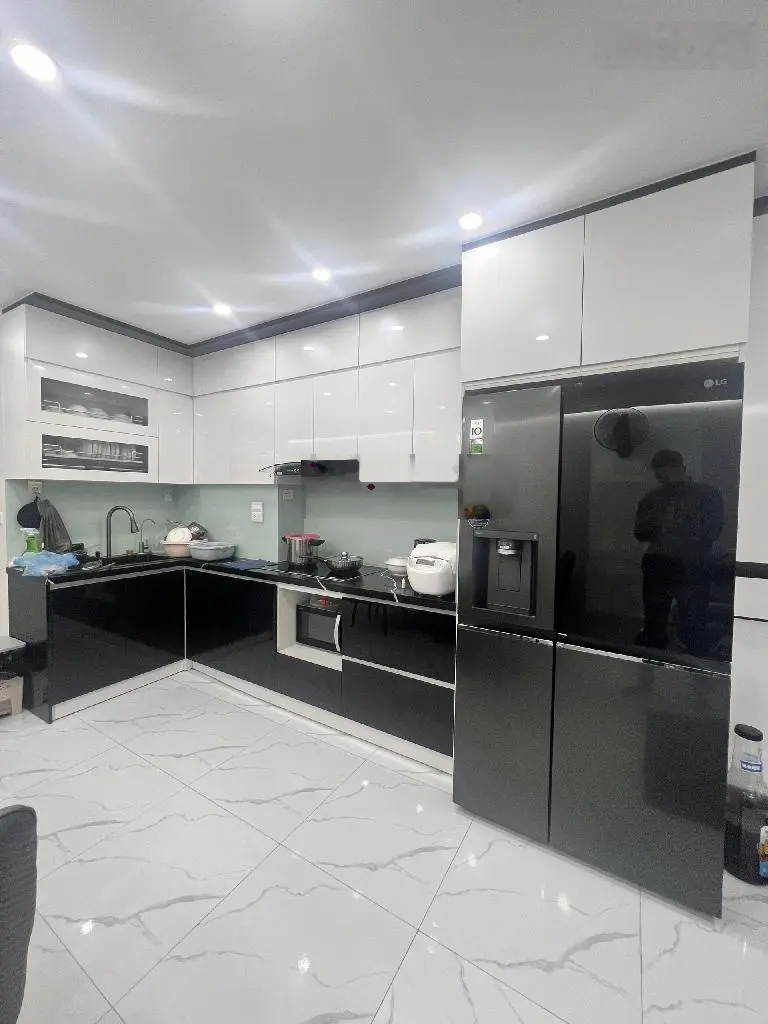 Chính chủ cần bán nhà Định Công Hoàng Mai 41m2 6 tầng MT 4,2m oto giá 5,5 tỷ