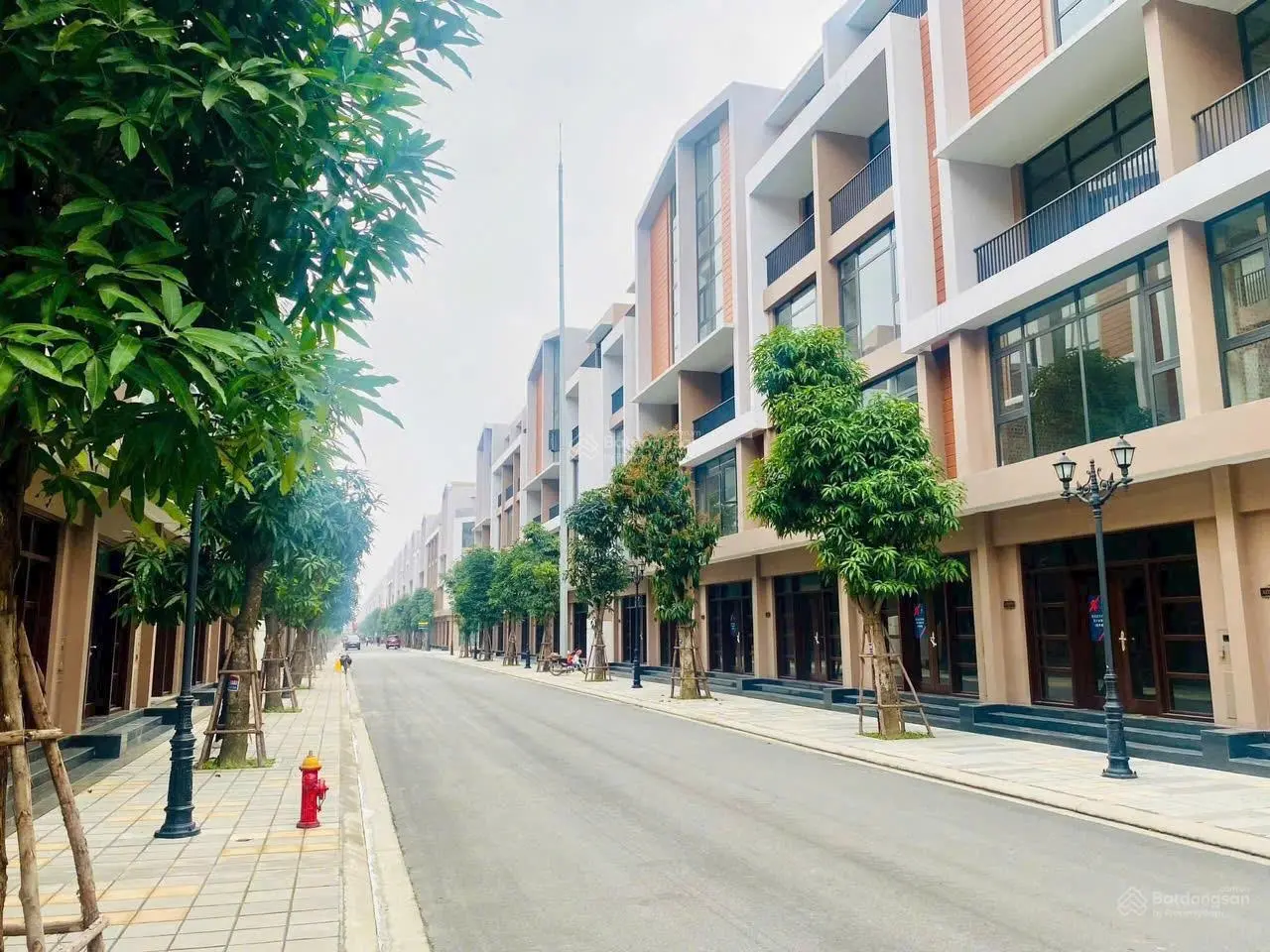 Biệt Thự Ánh Dương 70 m2 , View Trực Diện Công Viên , Cạnh Biển Hồ ,Trường Học, Sổ Lâu Dài