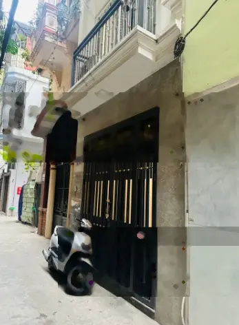 Bán nhà phố Trịnh Đình Cửu, phân lô ô tô 4 chỗ đỗ cửa, vài bước ra phố, nhà dân xây 4t chắc chắn