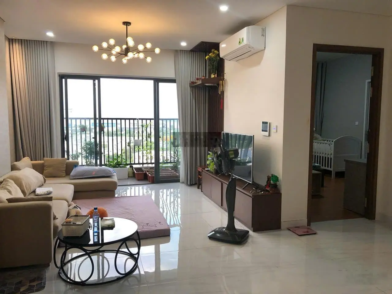 Cần bán gấp căn 3 phòng ngủ chung cư D-VELA . Giá chỉ : 2.9 Tỷ ( Cam kết giá tốt nhất dự án )